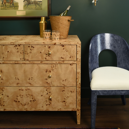 Commode en loupe de bois saxonne