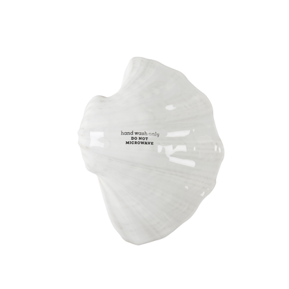 Plat en grès en forme de coquillage