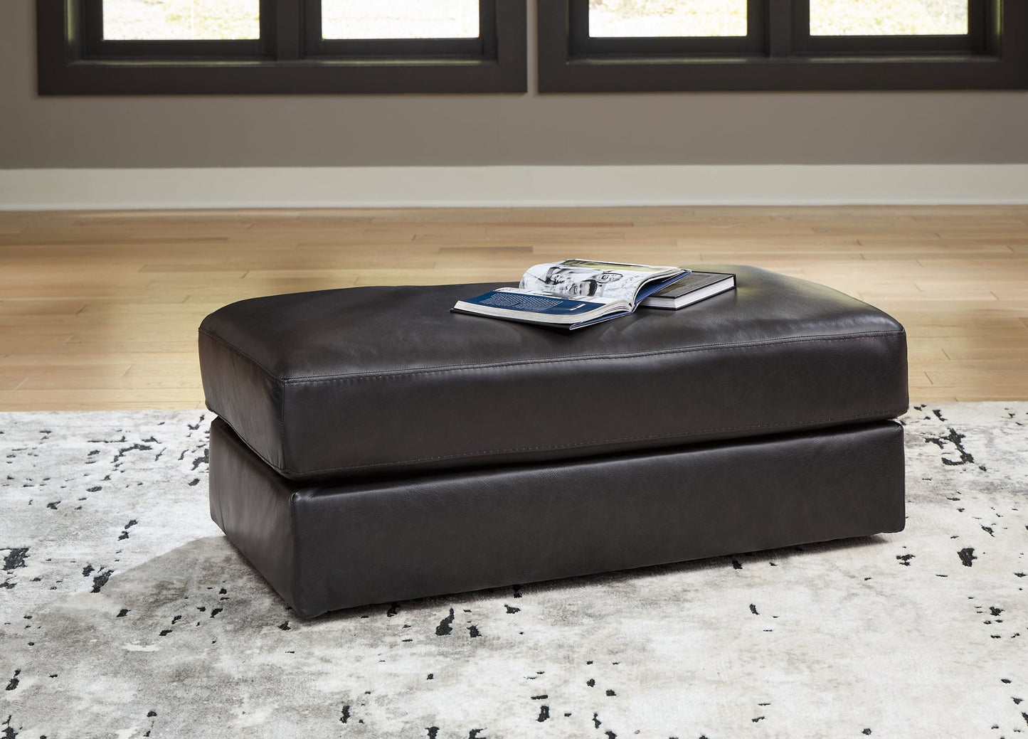 Chaise et pouf Amiata
