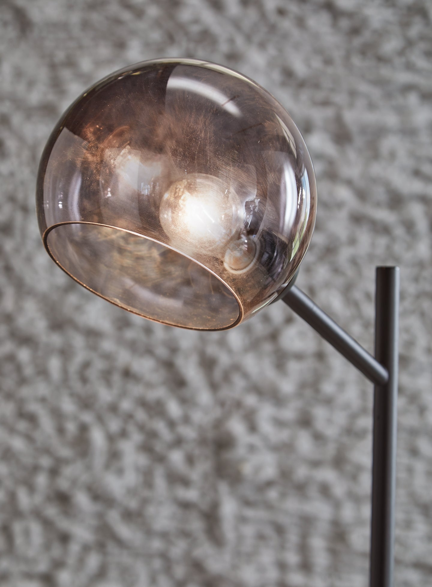 Lampadaire en métal Abanson (1/CN)