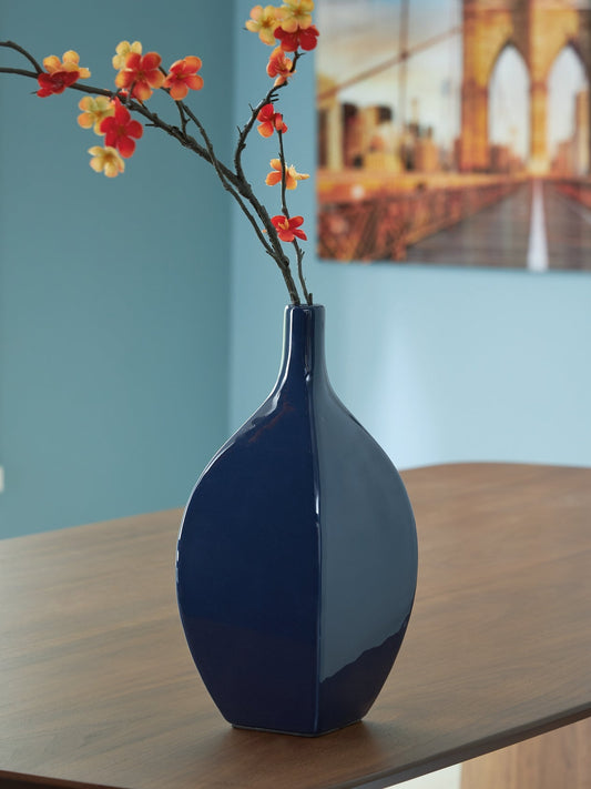 Vase Abtinson